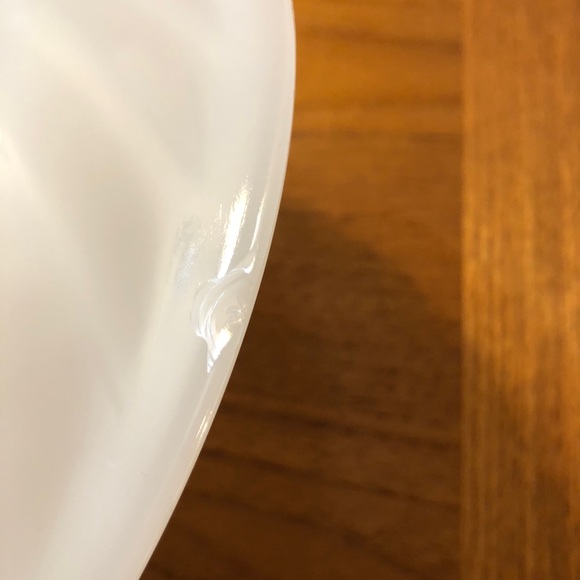 Vintage Fire King 1.5 quart Milk Glass Swirl Casserole baking dish with lid - Picture 14 of 16